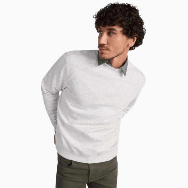 Pull ras du cou unisexe.